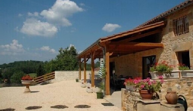 House of the cabinetmaker: beautiful charming exquisitely decorated in black Perigord