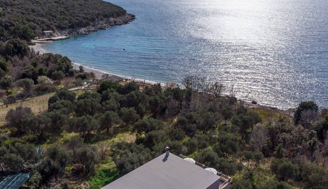 House OCEANNE by the sea with sea view and garden