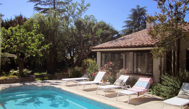 HOUSE OF ART AND NATURE - LUBERON AND ALPILLES