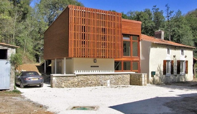 House of character, in an exceptional setting with private pool