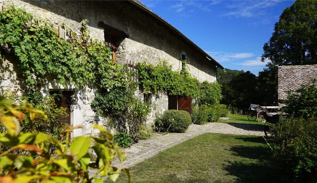 House of character in Trièves. 350m2 on 5000 m2 of wooded park