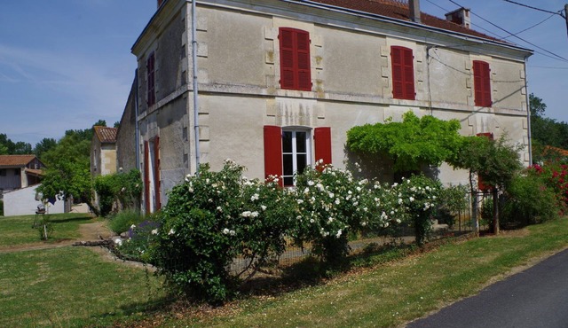 HOUSE OF CHARACTER IN THE HEART OF Marais Poitevin