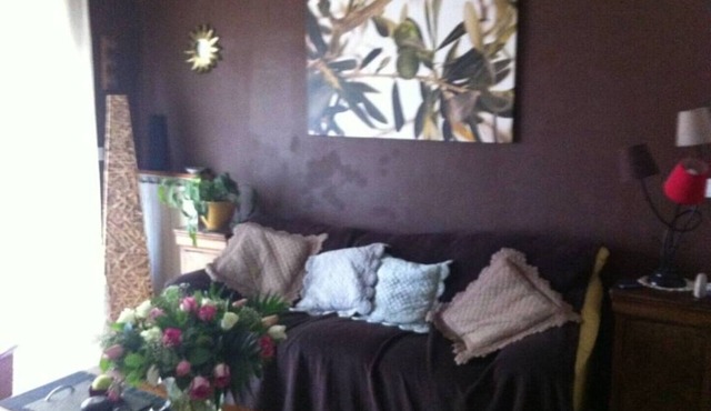 HOUSE OF CHARACTER NEAR CITY CENTER