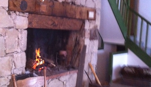 house of character, on 1 natural hectare, village at 300 m, beaches at 1 hour,