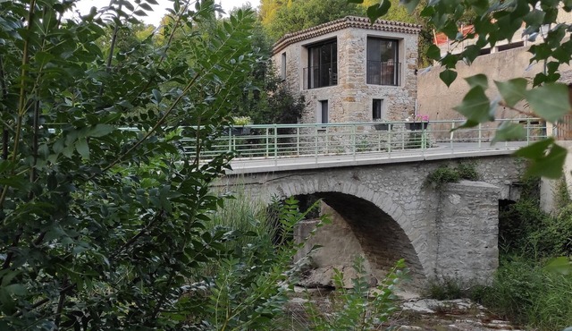 House of character, on the banks of a river, in the heart of Drôme provençale !