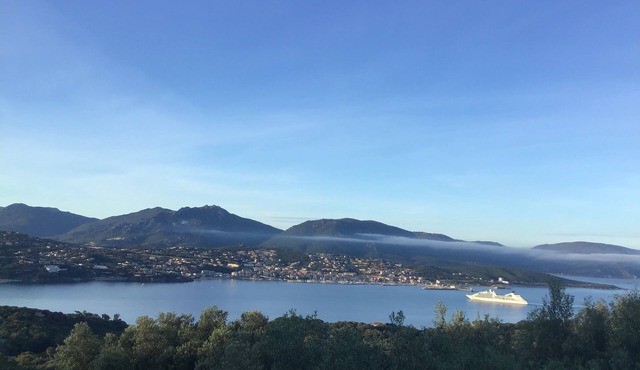 House of character overlooking the Gulf of Valinco