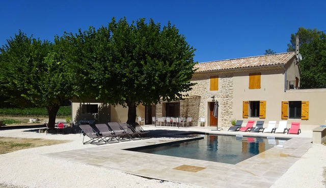 House of character renovated with pool, in Provence, 14 people