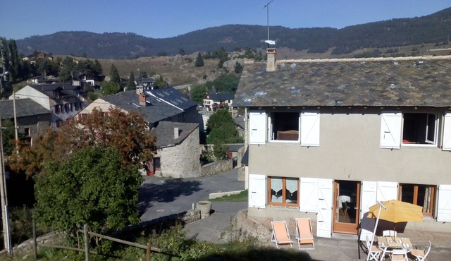 House of character, tastefully RENOVATED, QUIET, in the heart of the PYRENEES CATALAN