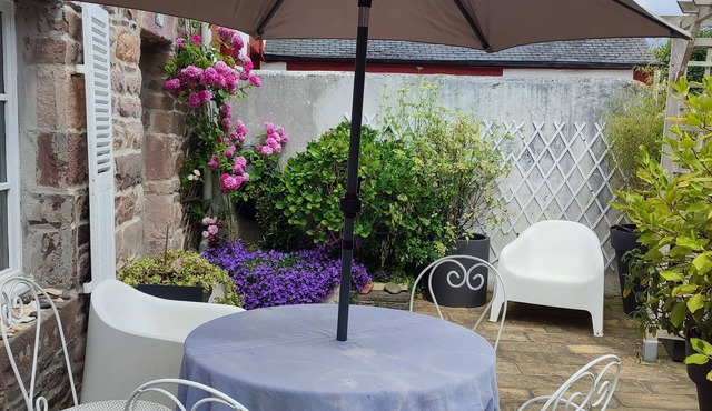 HOUSE OF FISHERMAN IN DEPTH AND A 50 M OF GR34 AND 100M OF THE SEA VIEW