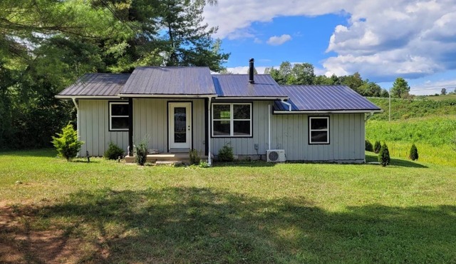 House of Friendship, Connect in a Relaxing Getaway near Red River Gorge