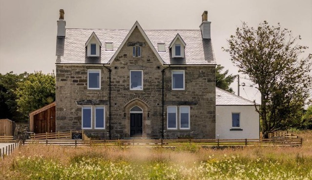 House of Juniper - Luxury Accessible Apartment