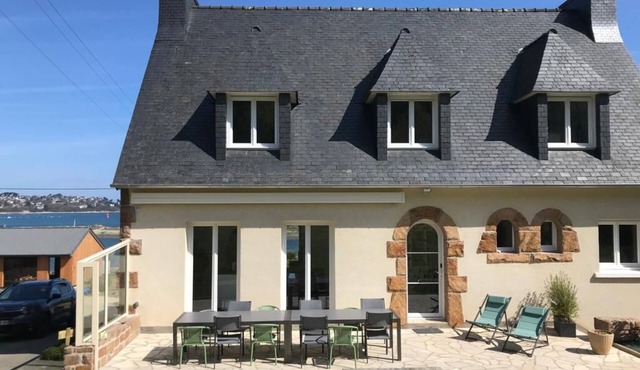 House of Pen ar Garen: 200m² facing the sea and the bay of Perros-Guirec