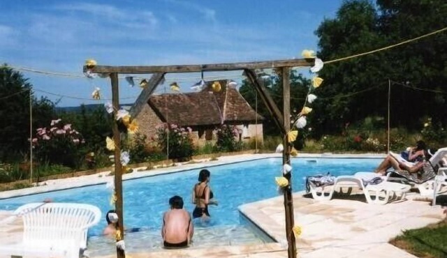 House of Perigourdine character in 7 hectare area overlooking the DORDOGNE valley