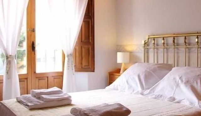 House of the Soria River for 7/8 people. Rustic House of the River in Soria Capital.