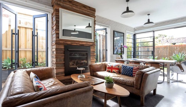 House of Windsor by Ready Set Stay - Kings Domain - Fully Fenced and WIFI