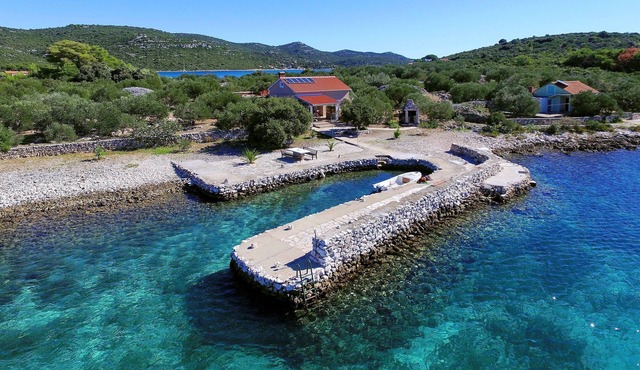 House Old Fisherman (14503-K1) - Tkon - island Pasman