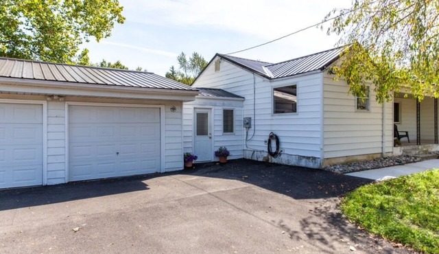 House on 3 acres near Fair Hill Nature Park. Close to Pa, and De.