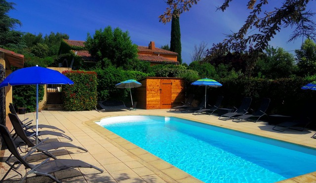 House on 3 hectares with heated pool in Gargas