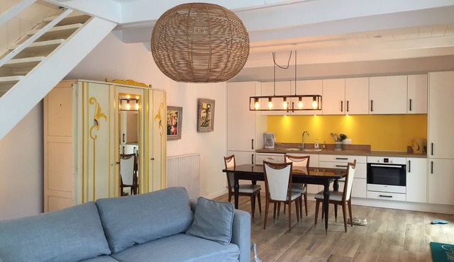 house on garden, decorated by a painter, Pont Aven with 9kmwallo