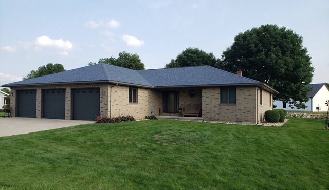 HOUSE ON Grand Lake St. Marys, on Montezuma Bay channel. Boat rides optional
