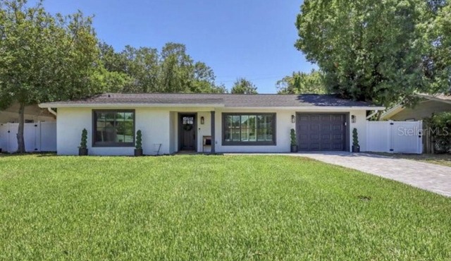 House on Hibiscus - New, Close to Beach and Everything Else. Pet Friendly!