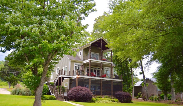 House on Lake Guntersville Main Channel - Near Waterfront Grocery