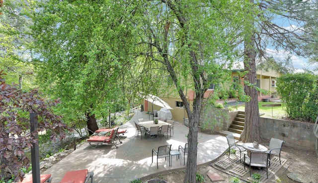 House on Main: Your Perfect Murphys Getaway