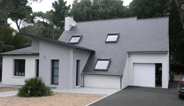 House on plot of 1000m2 fully enclosed