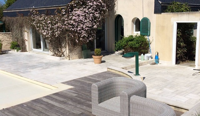 HOUSE ON SEASIDE AND IN PEACE