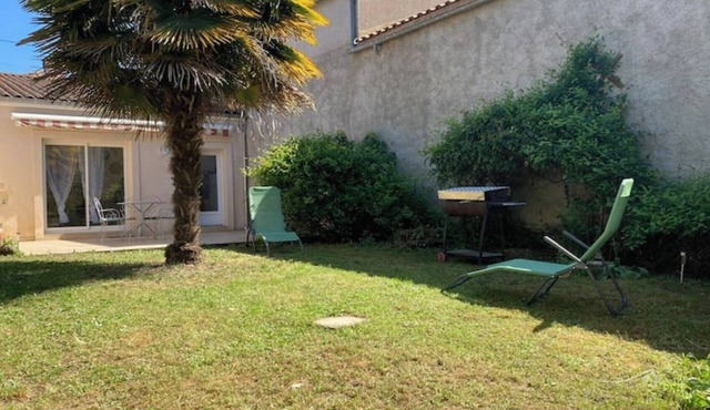 House on the banks of the Thouet near Thouars/St Varent