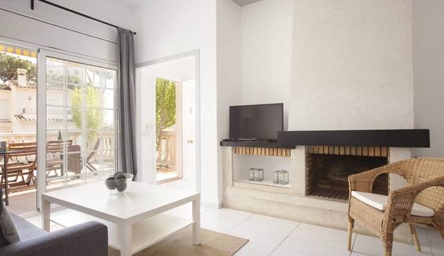House on the Costa Brava, near the beach-Free Wifi. Air conditioning
