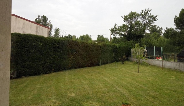 House on the edge of the velodrome, circuit of hilltop villages, train station 5MN