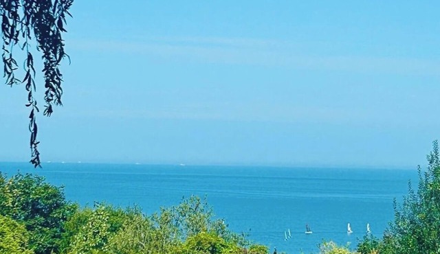 HOUSE ON THE HILLS ABOVE TROUVILLE. Panoramic sea view (and access)