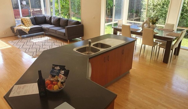 House on the Heights - 4 B/R House near Mornington Peninsula