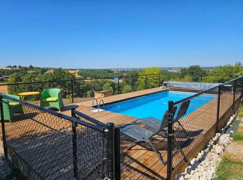 House on the hill, near Aubeterre-sur-dronne