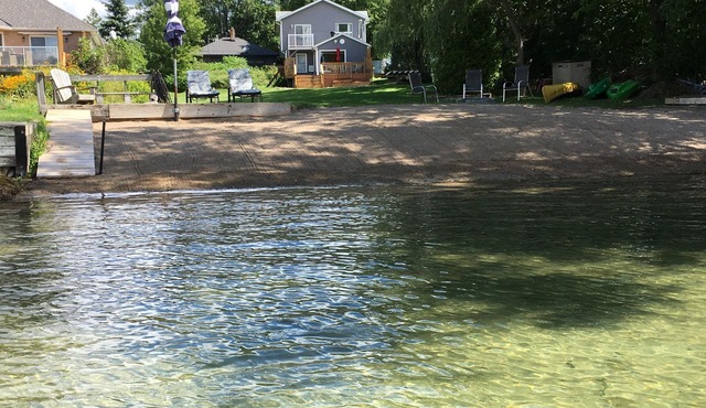 House on the Lake, Orillia