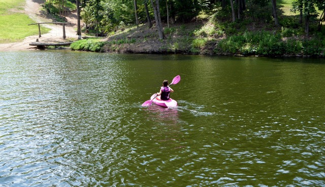 HOUSE ON THE LAKE-PADDLE BOAT-KAYAK'S- LILLY PAD-CLOSE TO THE STRIP!
