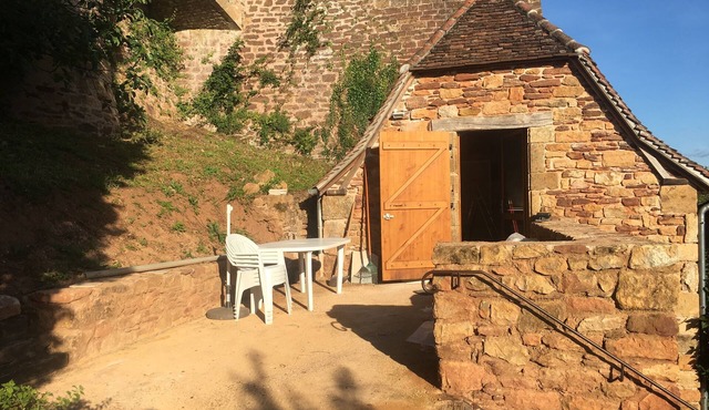 House on the ramparts, at the foot of Castelnau castle