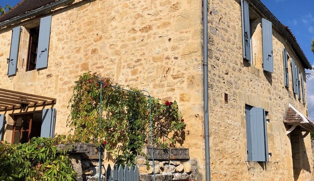 House on the ramparts in the heart of the royal bastide of Domme