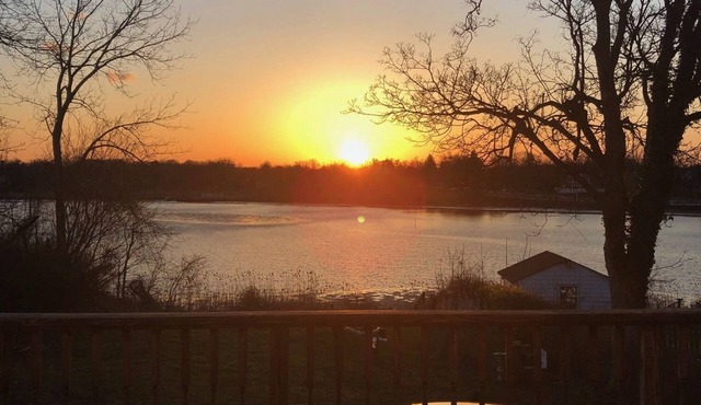 House on the River-2 bedroom- 2 bath-Small pet friendly