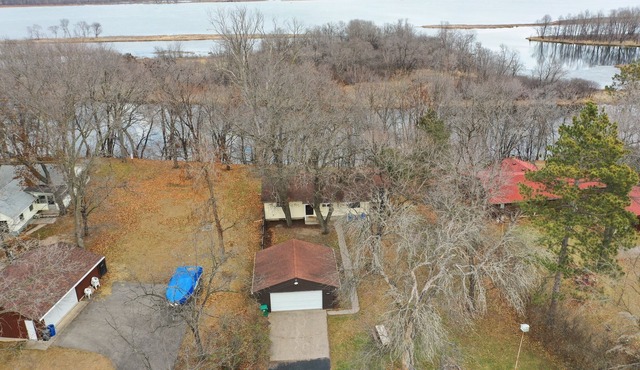 HOUSE ON THE RIVER