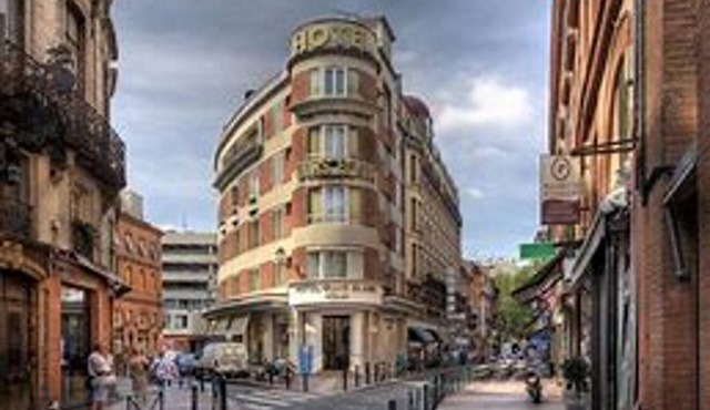 House overlooking the Pic du Midi