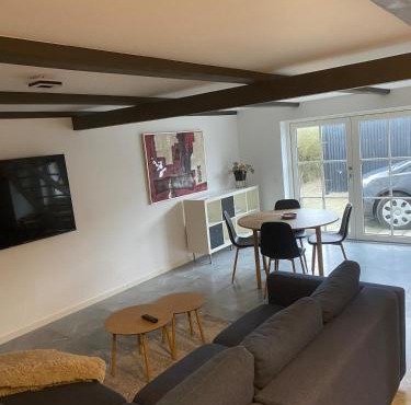 House overlooking the countryside and close to the city