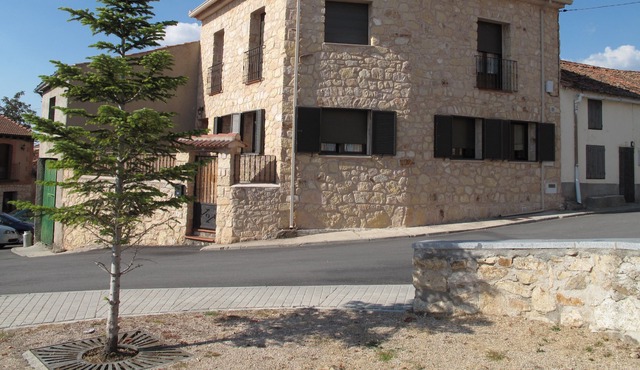 House overlooking the sierra "El Corralín" de Gallegos. Segovia