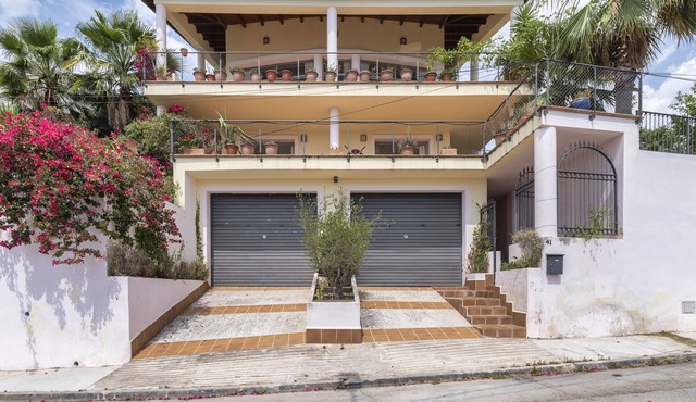 House overlooking the sea of Sitges family, groups
