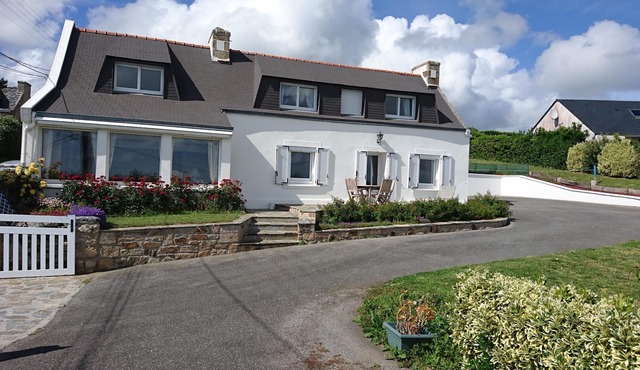 House overlooking the ocean and the beaches