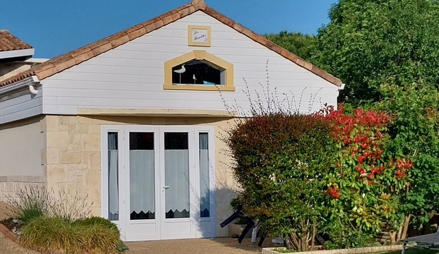 House Plain-pied-Pleasant setting-Near Shops