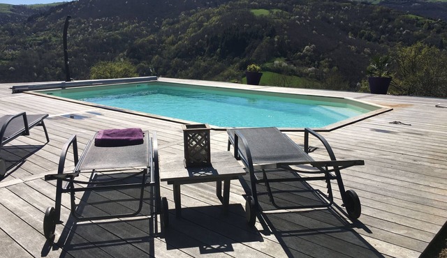 House, panoramic view, swimming pool, south-facing.
