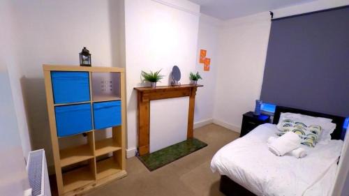 House- Parking Garden & Central Location