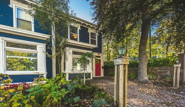 House Patrick 4Bd Loft Style Parking